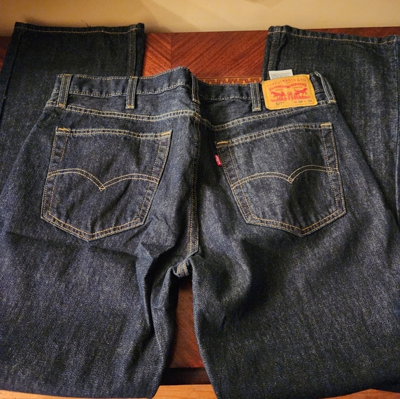Mens Levi's jeans - Picture 5 of 7